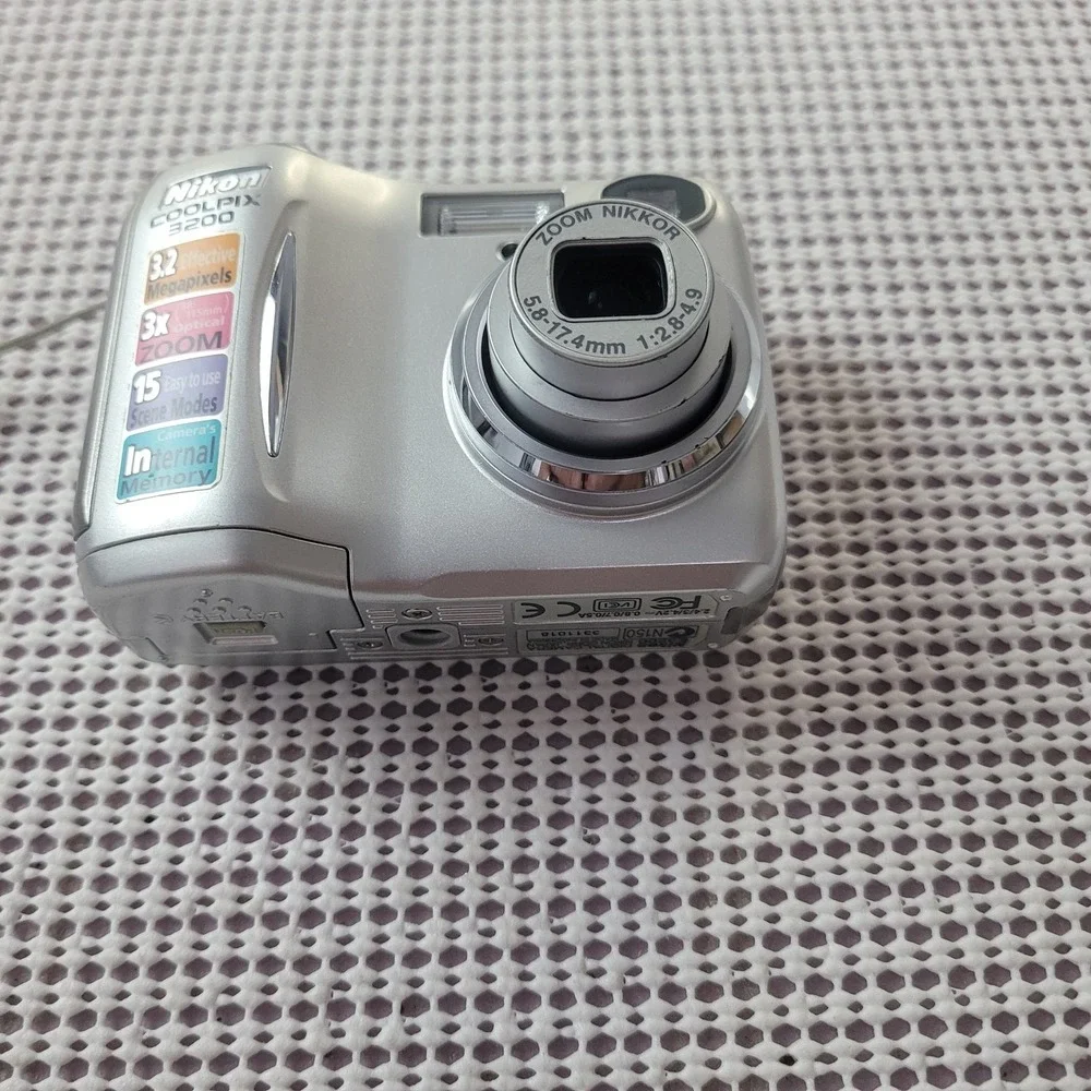 Nikon COOLPIX 3200 Digital Camera 3.2MP 3x Optical Zoom Silver With Lowepro Case